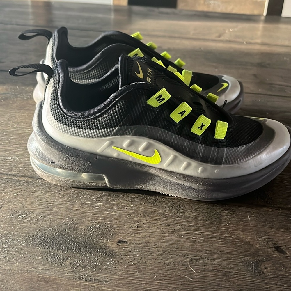 EUC Nike Air Max Runners